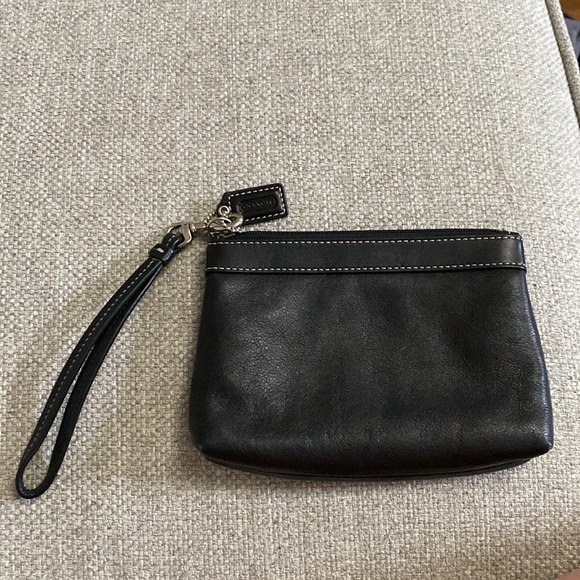 Coach wristlet - Picture 4 of 5